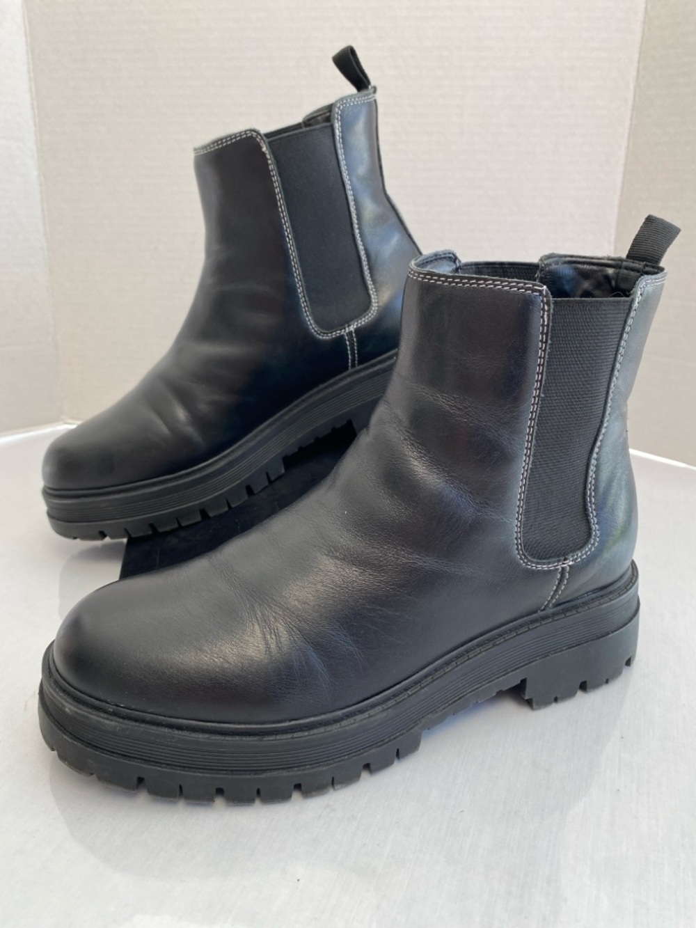 Marc Fisher Chelsea Ankle Boots Lug Sole Black Leather 8M